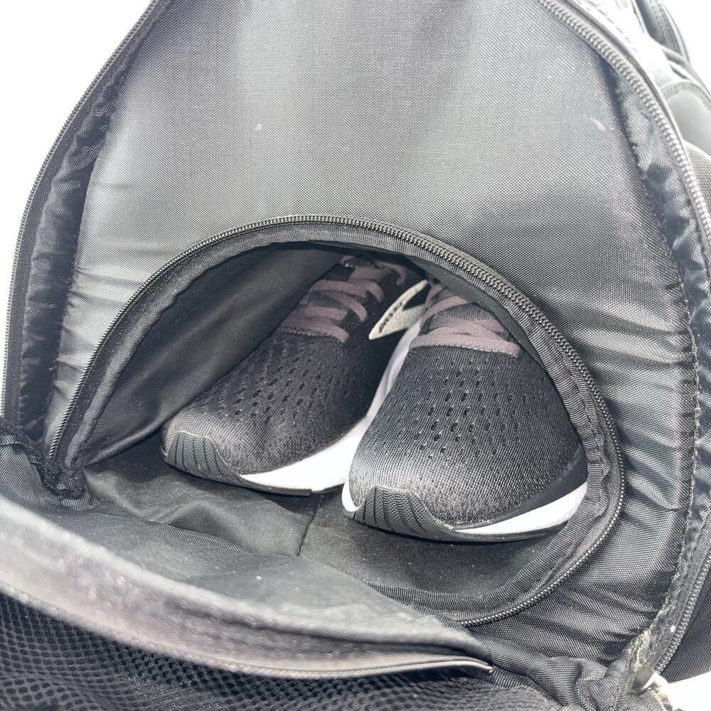 Carry On Travel weekend duffle bag By Chicos Blk W/shoulder Strap - Picture 7 of 11